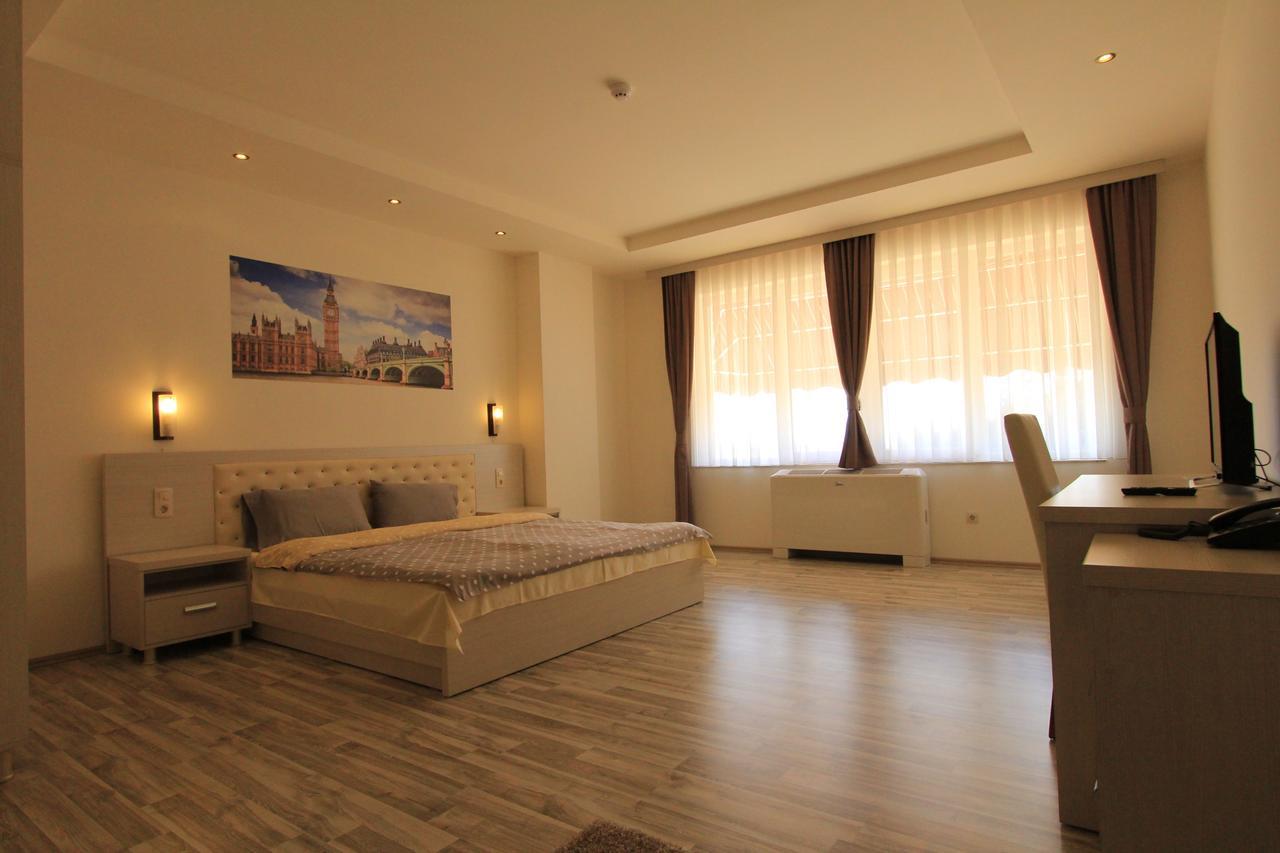 Hotel La Villa Gjakova Quarto foto